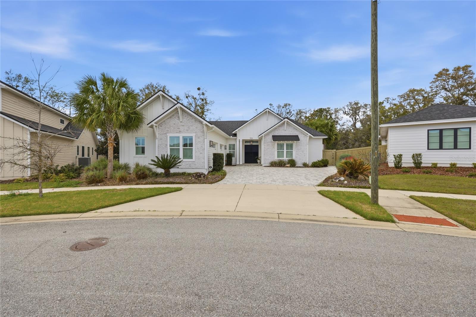 GLORIAS WAY - Residential