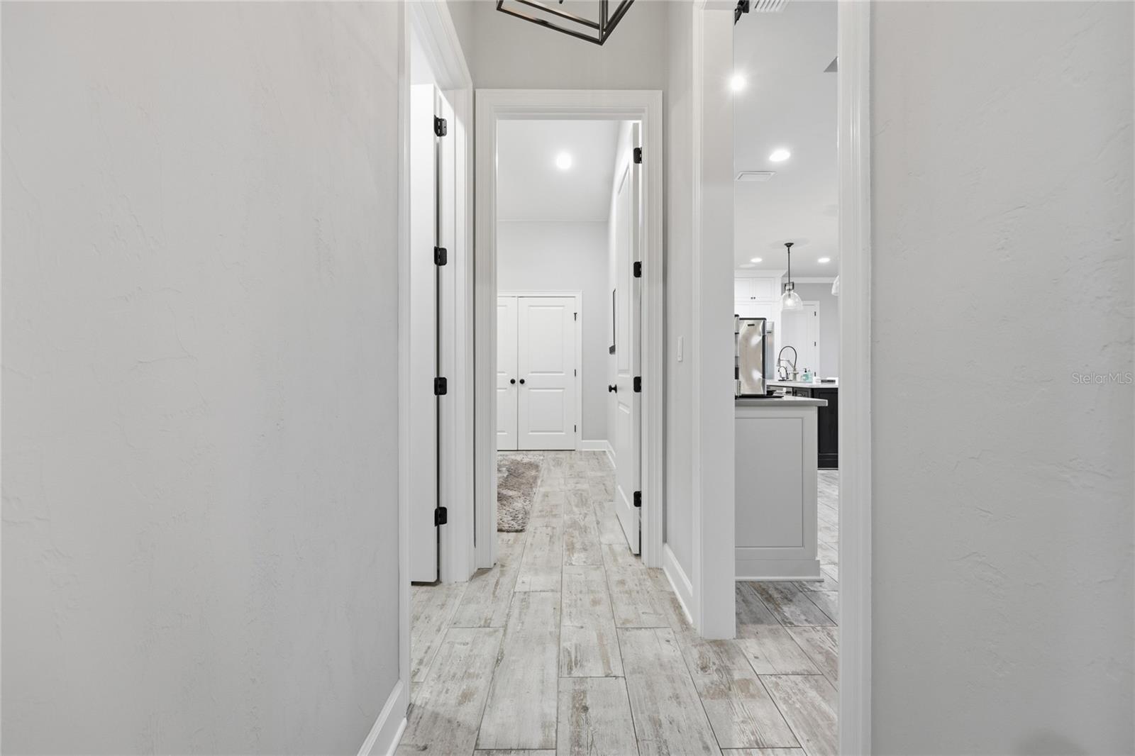 GLORIAS WAY - Residential