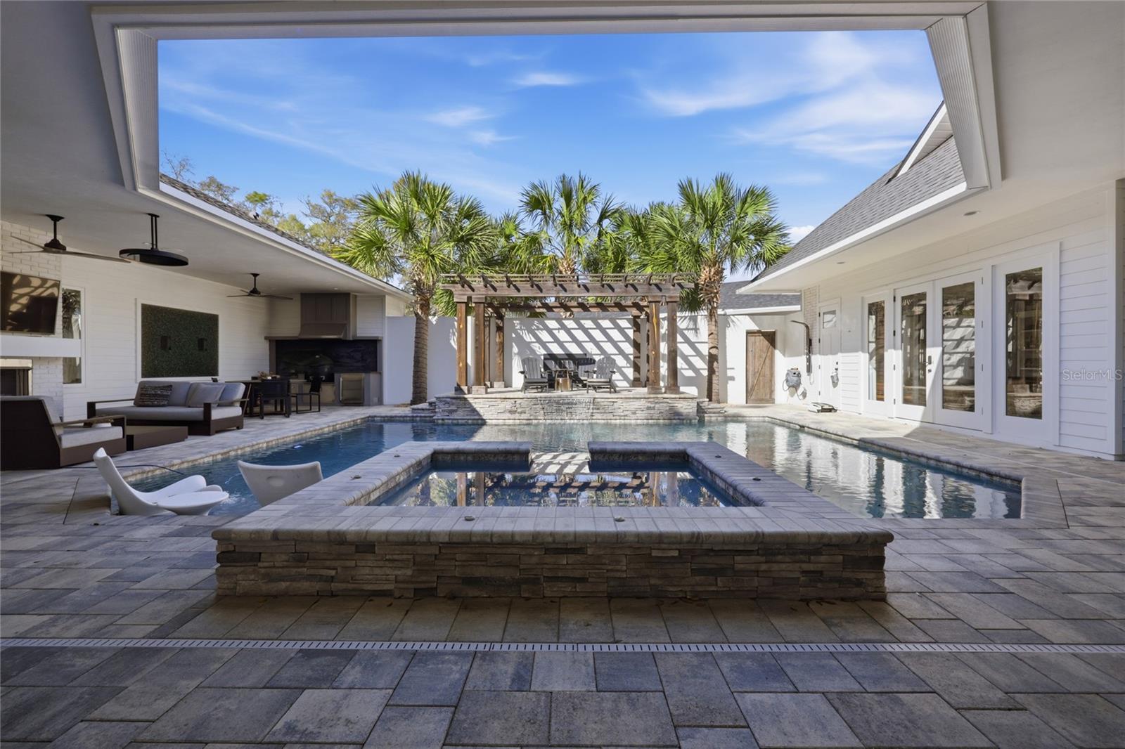 GLORIAS WAY - Residential
