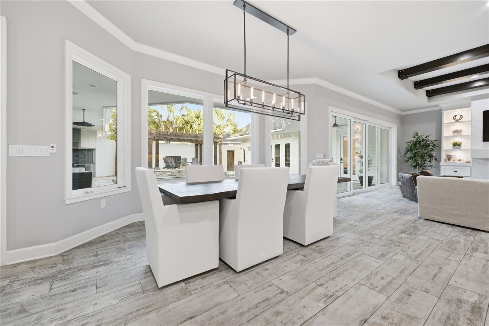 GLORIAS WAY - Residential