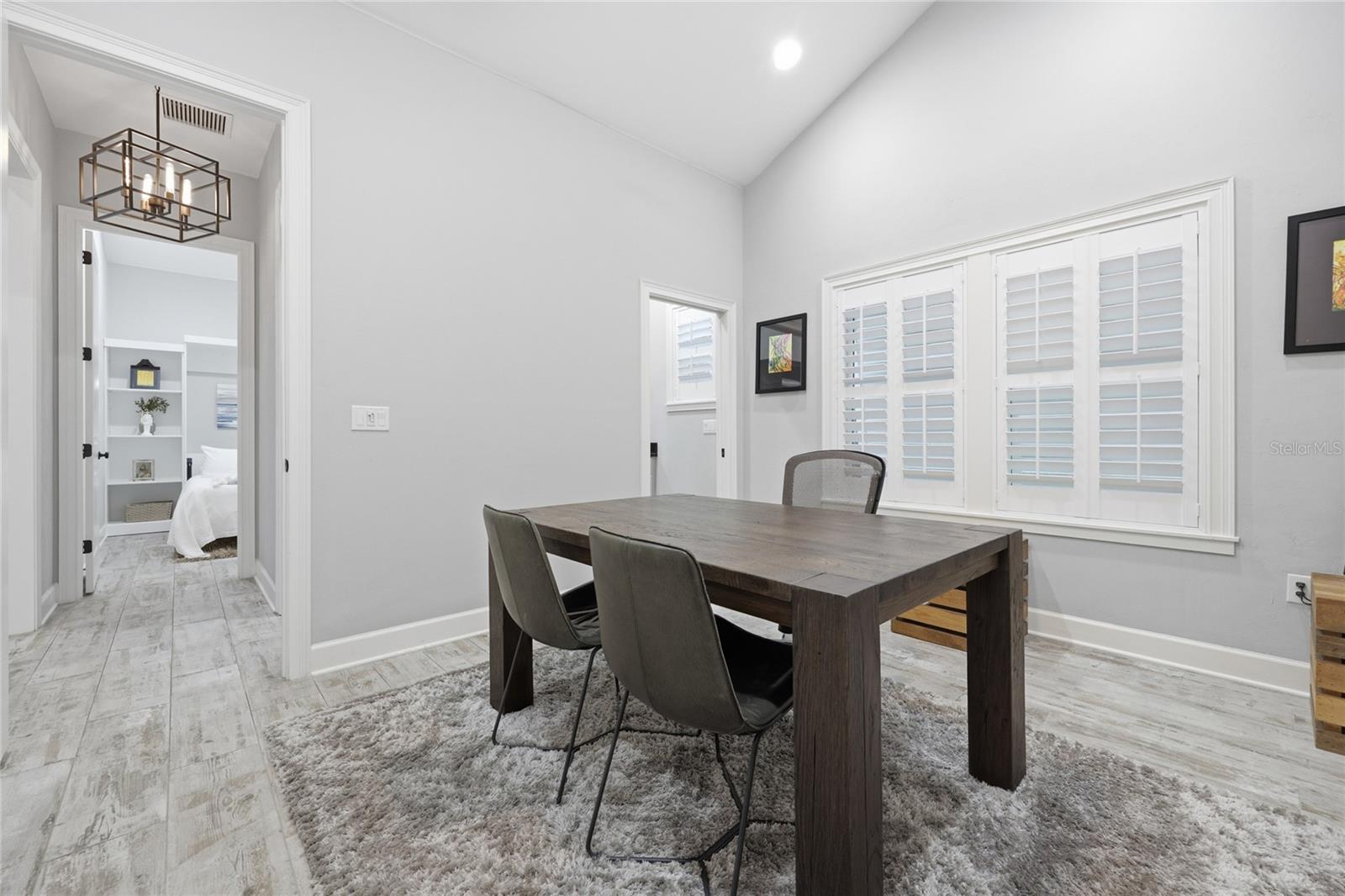 GLORIAS WAY - Residential