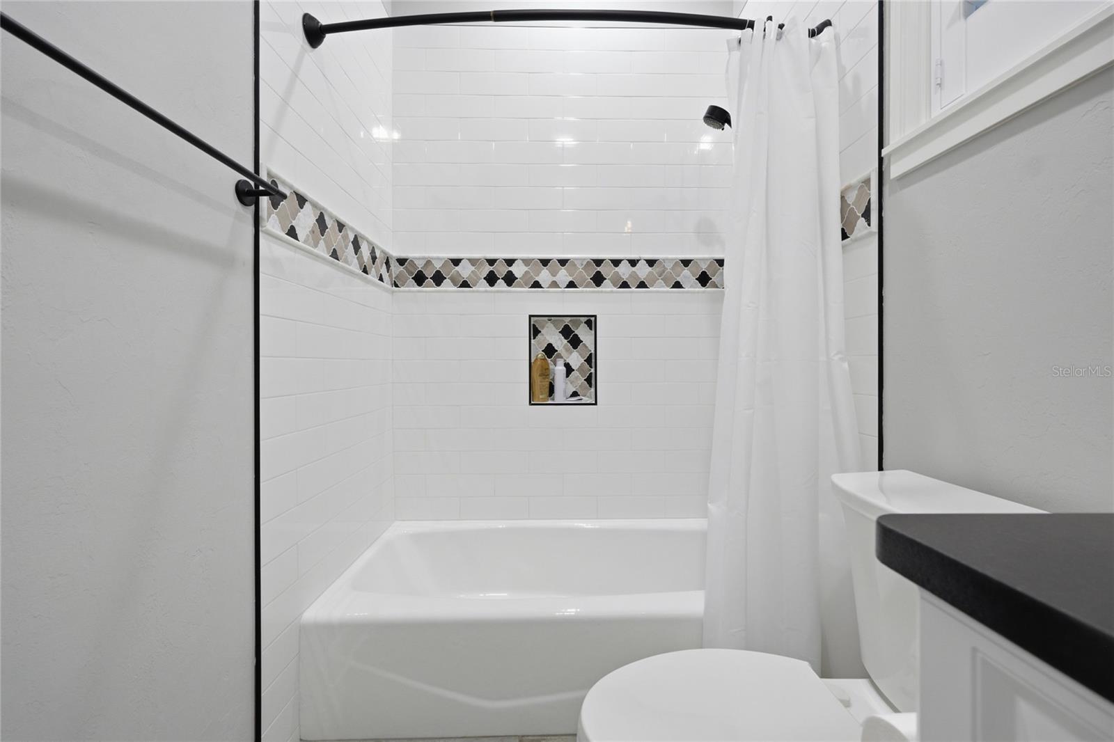 GLORIAS WAY - Residential