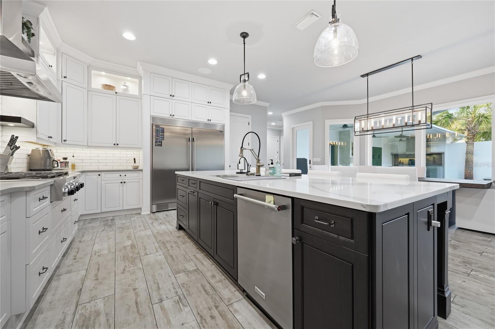 GLORIAS WAY - Residential