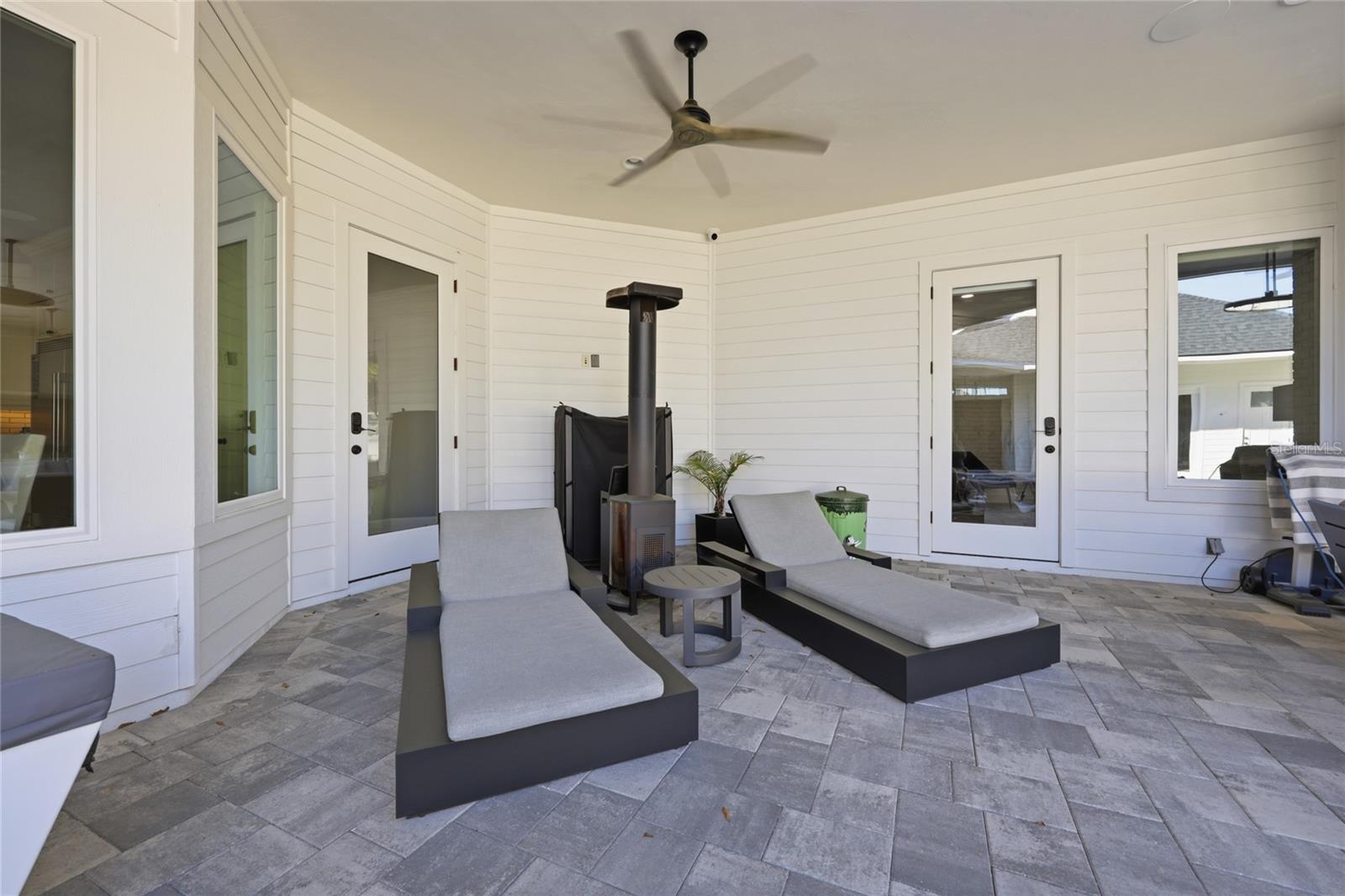 GLORIAS WAY - Residential