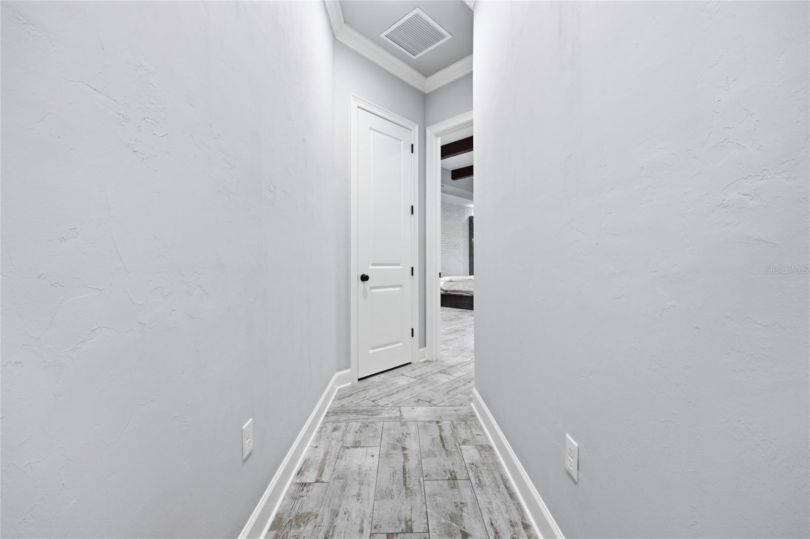 GLORIAS WAY - Residential