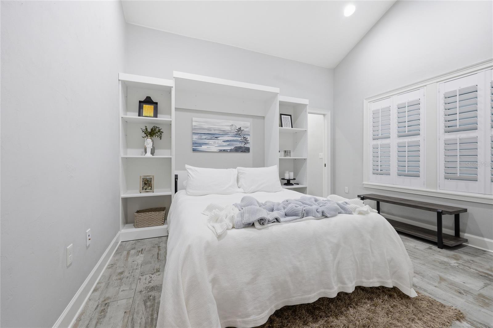 GLORIAS WAY - Residential