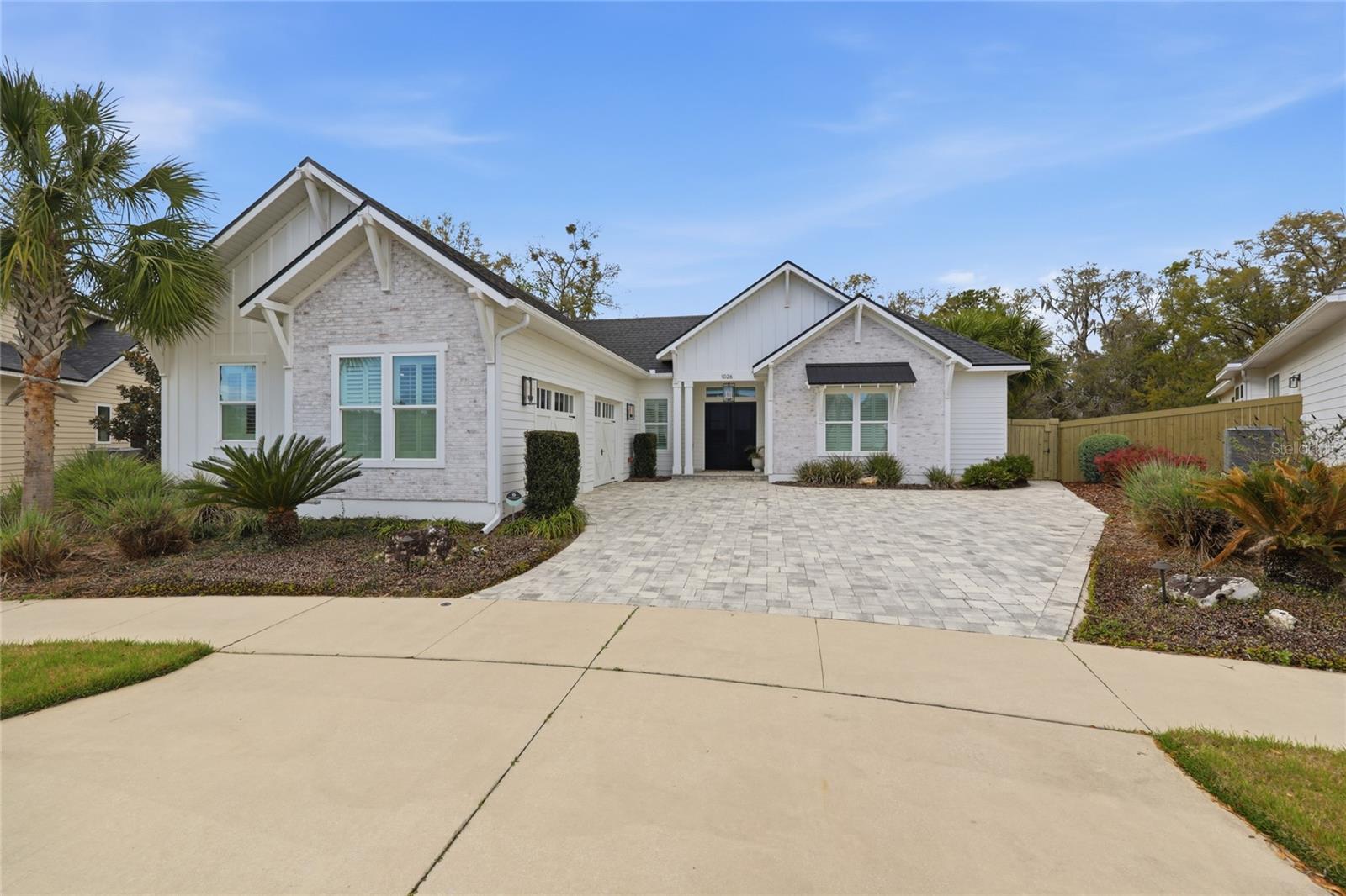 GLORIAS WAY - Residential