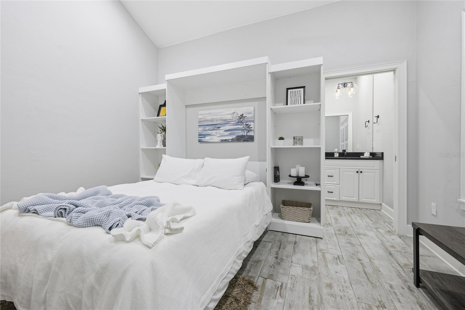 GLORIAS WAY - Residential