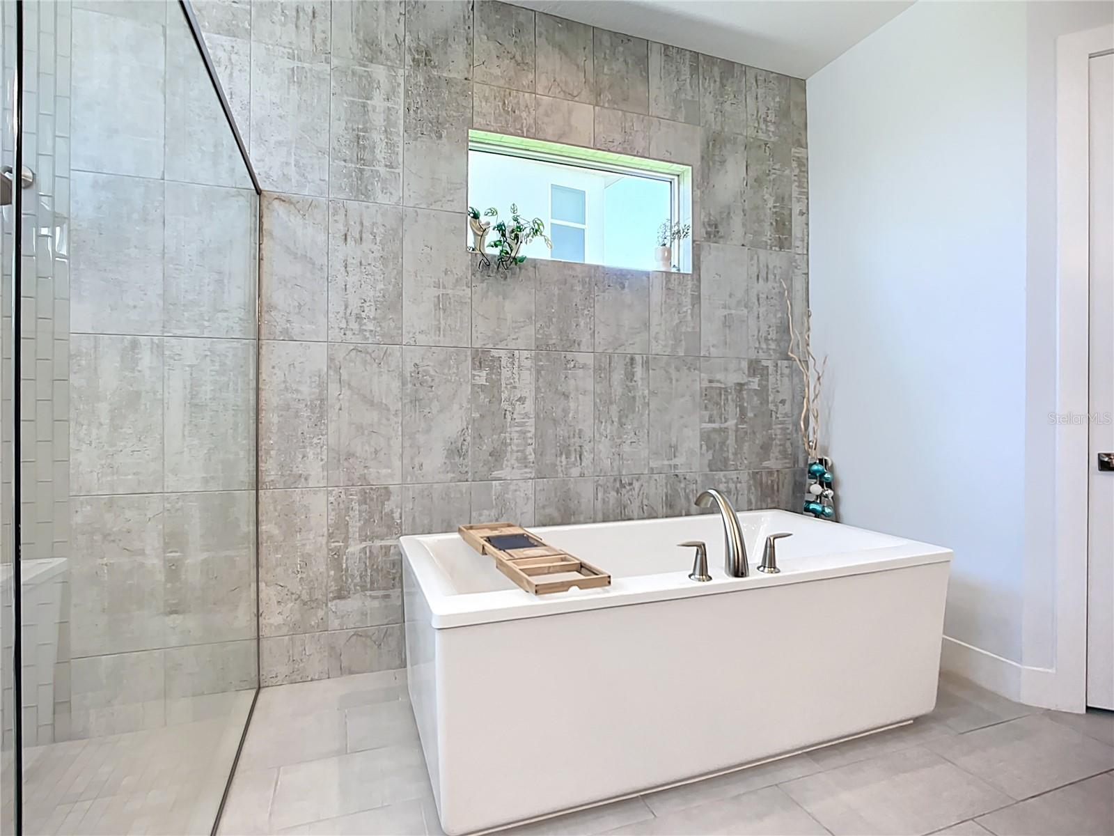 ISLES AT LAKEWOOD RANCH - Residential