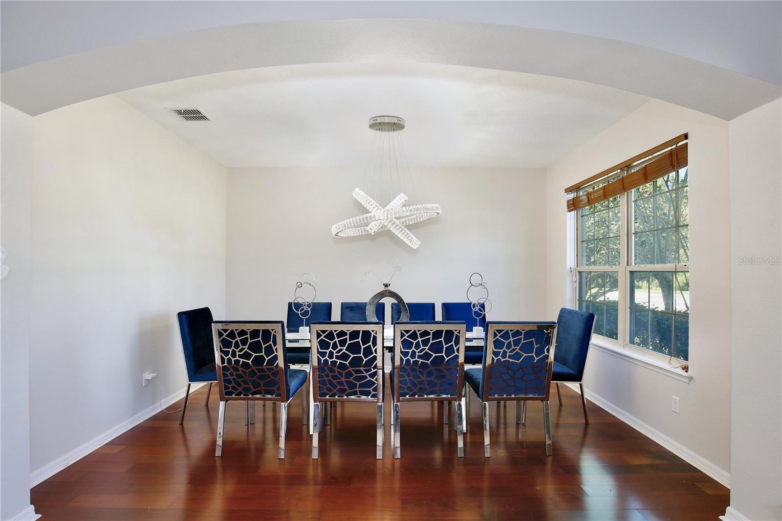 450 TERRAVISTA PLACE