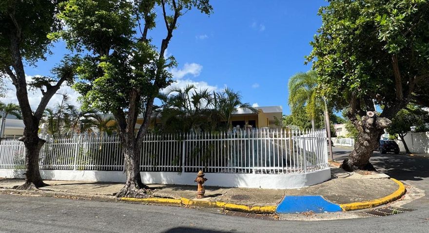 Unique Architectural Gem – Ocean Park, Calle España
Discover this charming and unique single-level residence on Calle España, set within the gated beach community of Ocean Park, just two blocks from the sand. This home perfectly combines comfort, style, and convenience in one of San Juan’s most desirable neighborhoods.
Step inside to find an open, flowing layout filled with natural light — an ideal setting for both everyday living and easy entertaining. The living, dining, and kitchen areas connect seamlessly, creating an inviting sense of space while maintaining a warm, cozy feel.
The home features 3 comfortable bedrooms plus a flex room, 2 bathrooms, and a well-equipped kitchen that’s ready for immediate use. The beautiful outdoor areas are designed for relaxation and gatherings.
Enjoy the unmatched walkable lifestyle that Ocean Park offers:
2 blocks from Ocean Park Beach and from Osteria del Mar, and three blocks to Numero Uno Beach Hotel. Walking distance to top private schools, restaurants, supermarket and to the newly rebuilt Parque Barbosa for sports and recreation. Pet Friendly. Includes access to solar panels and water cistern for assured ongoing comfort
Ideal for families, professionals, or anyone who loves the active, beachside community vibe of Ocean Park — where everything you need is just a short walk away.