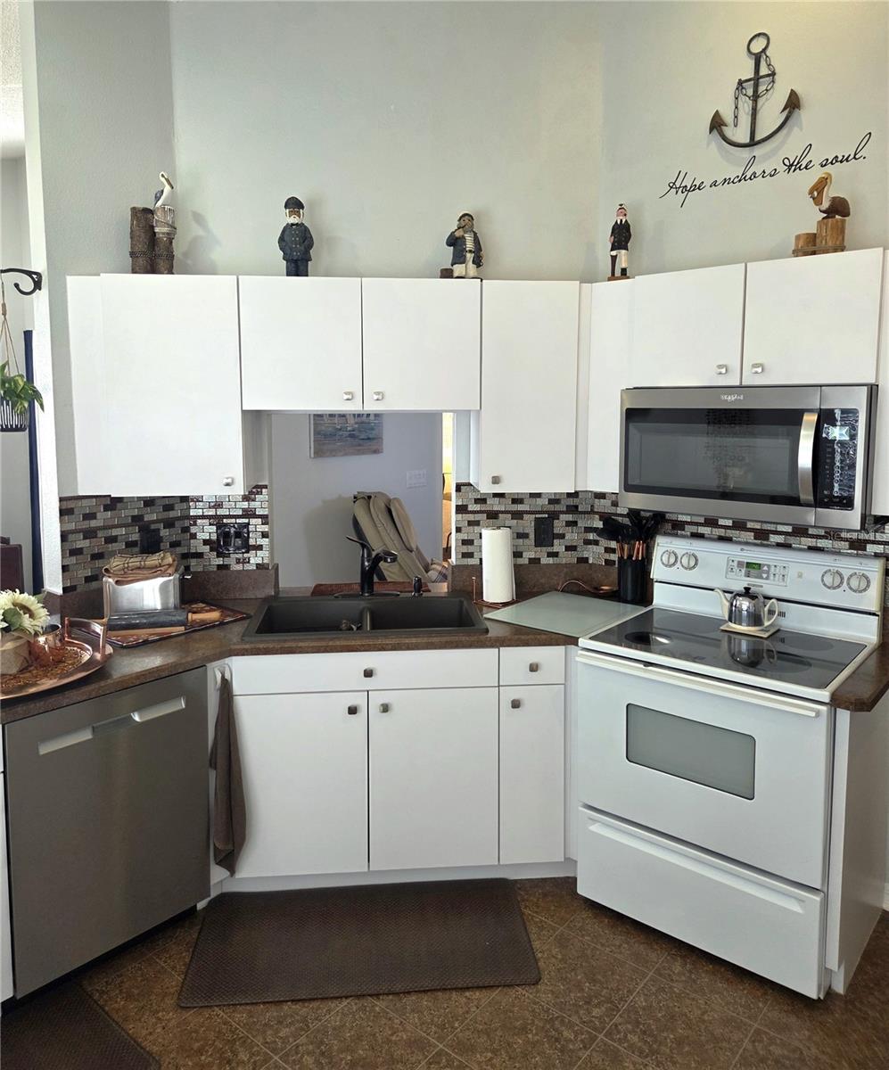 ANCLOTE RIVER HEIGHTS - Residential