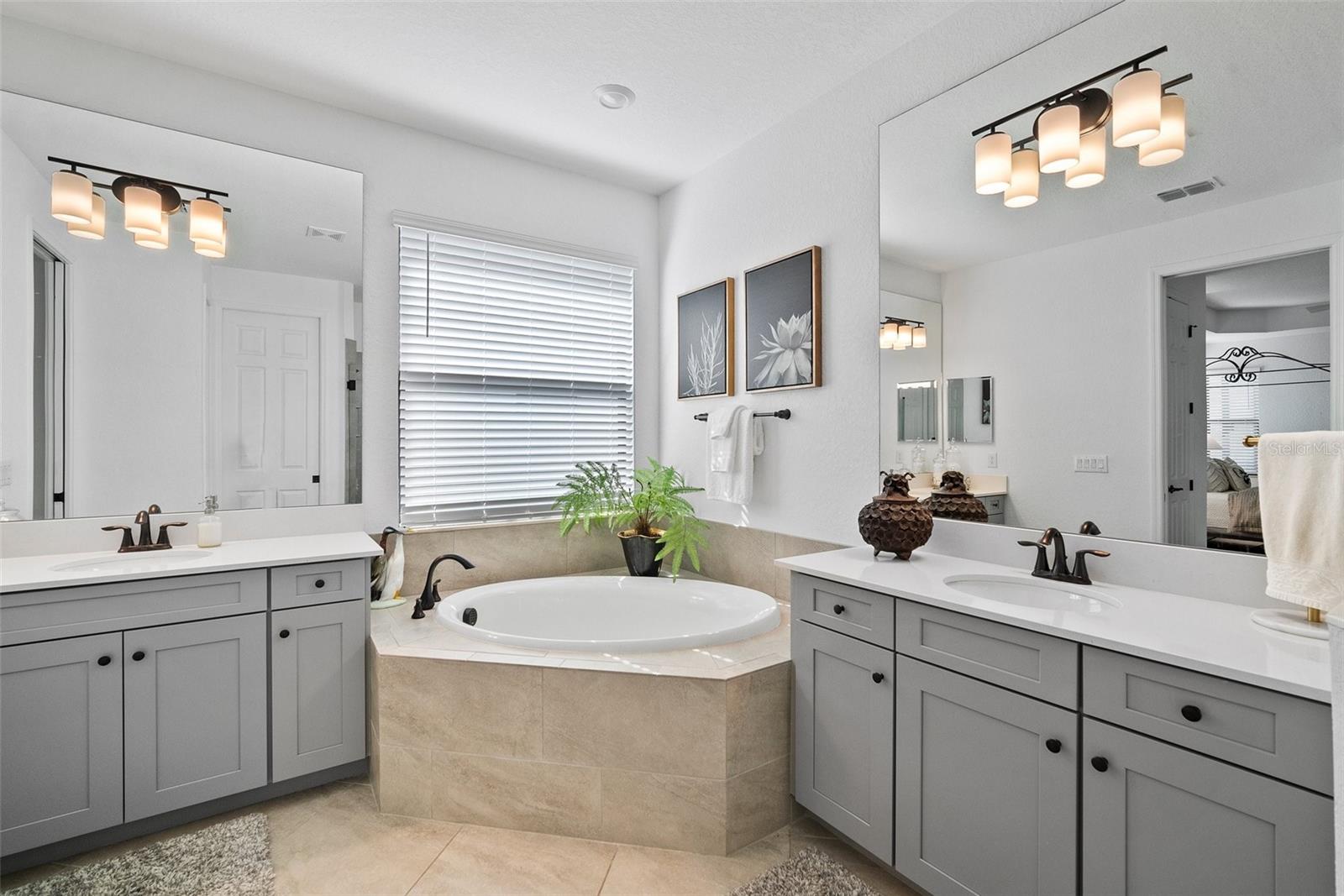 LAKEWOOD NATIONAL GOLF CULB PH II - Residential