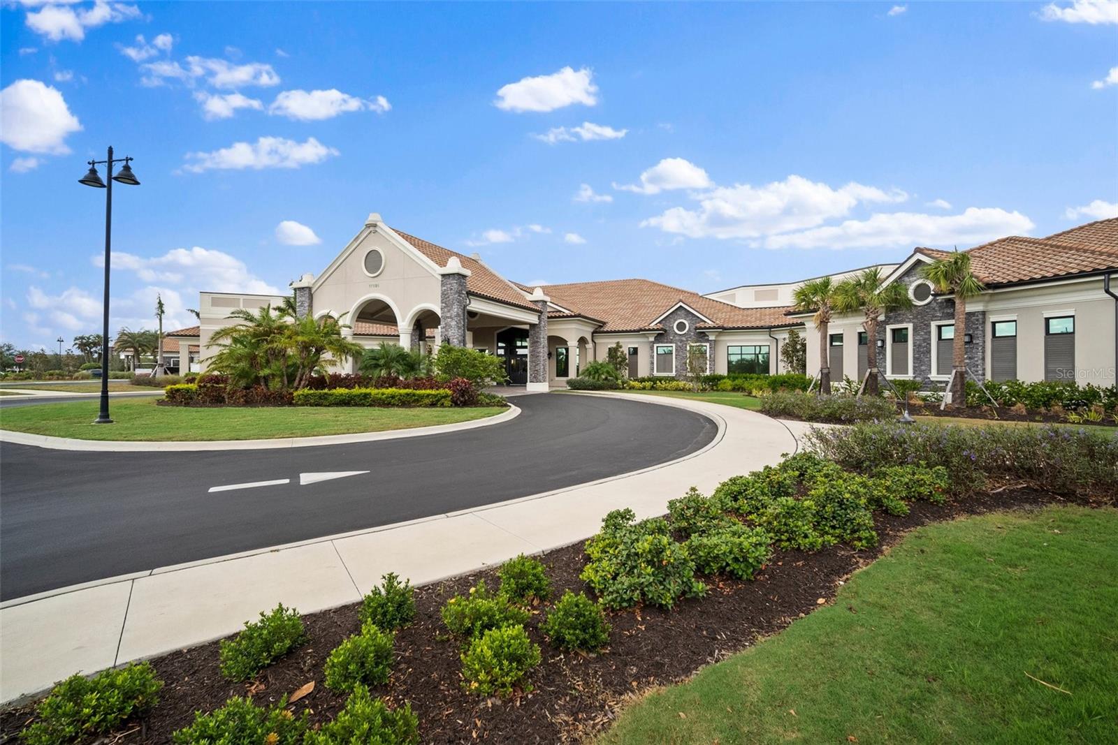 LAKEWOOD NATIONAL GOLF CULB PH II - Residential