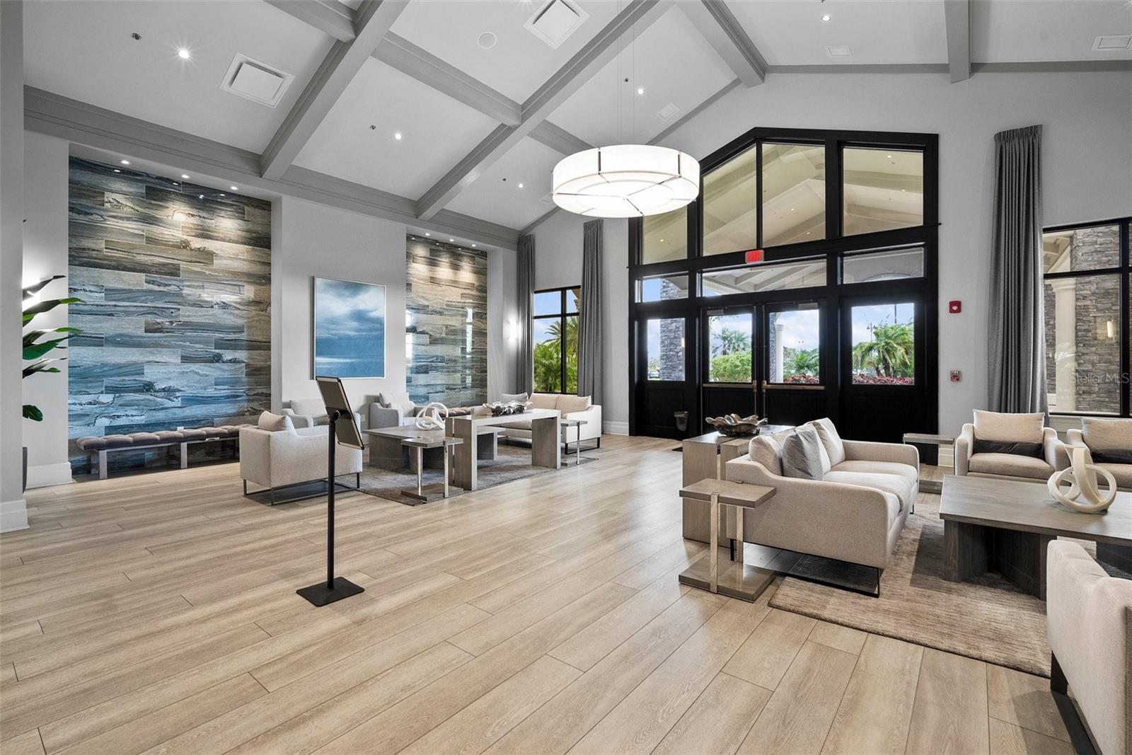 LAKEWOOD NATIONAL GOLF CULB PH II - Residential