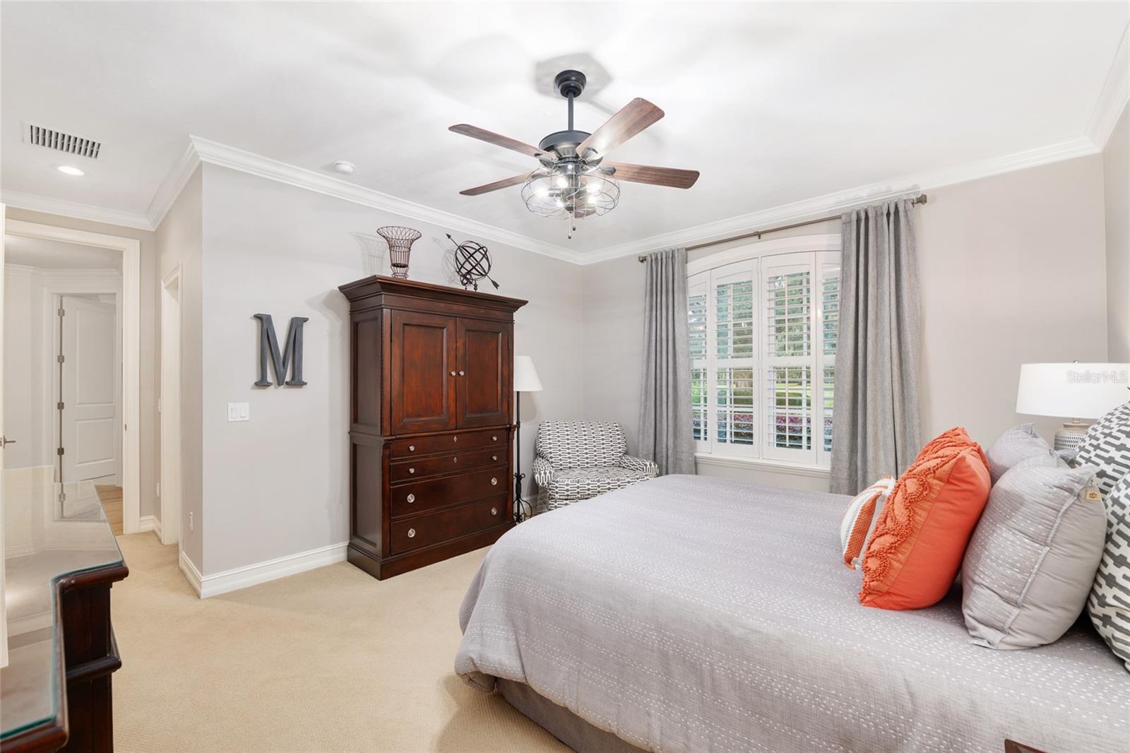 CLINCH GRANT D L OR WALLS TR - Residential