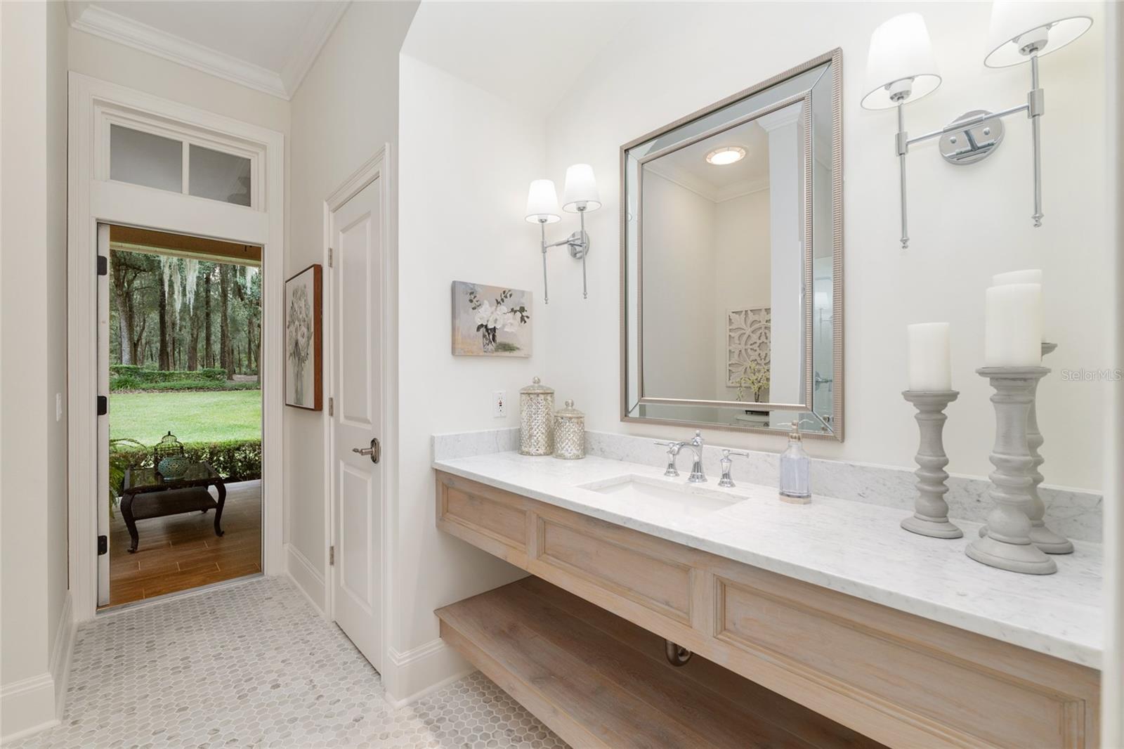 CLINCH GRANT D L OR WALLS TR - Residential