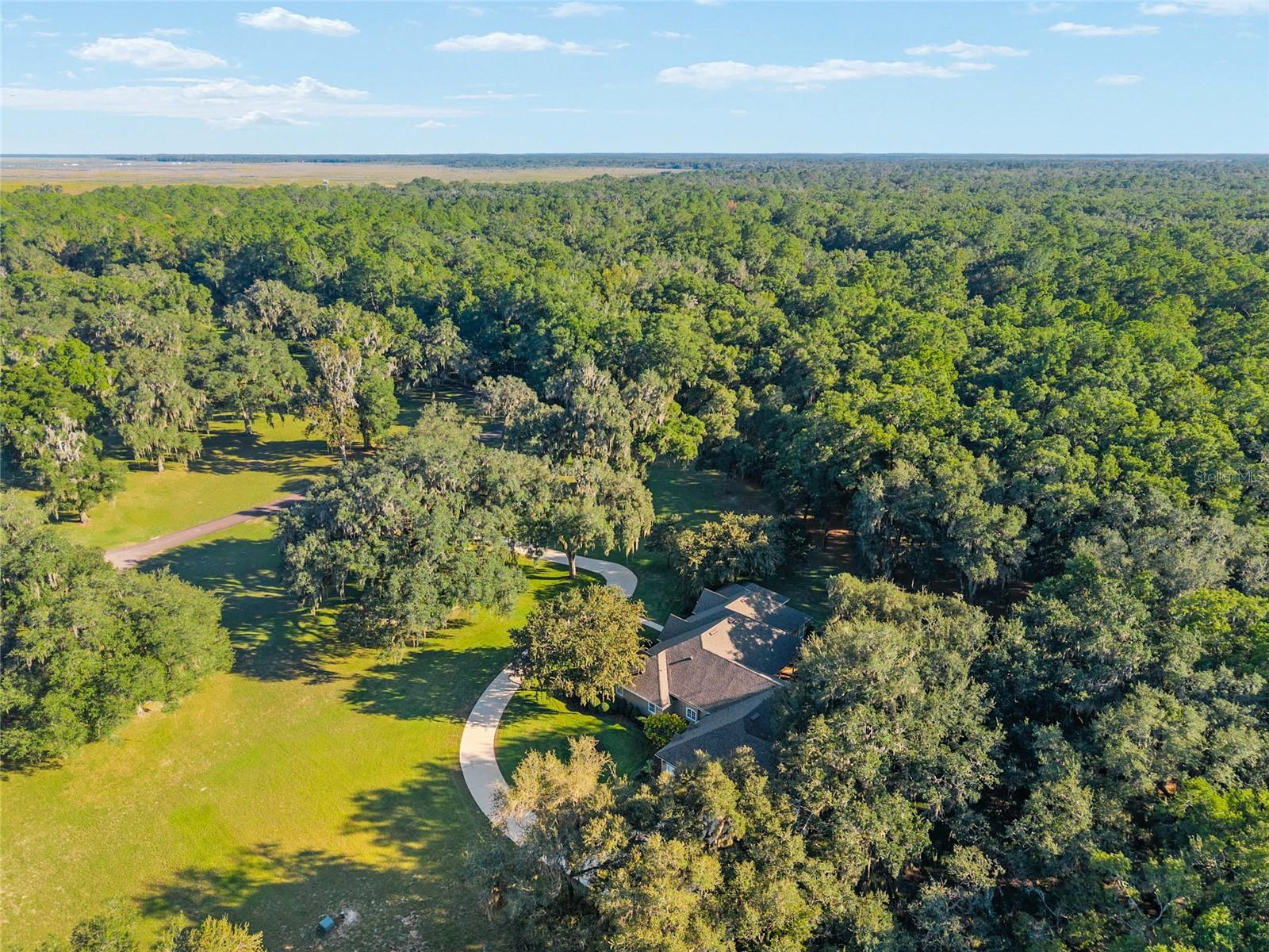 CLINCH GRANT D L OR WALLS TR - Residential