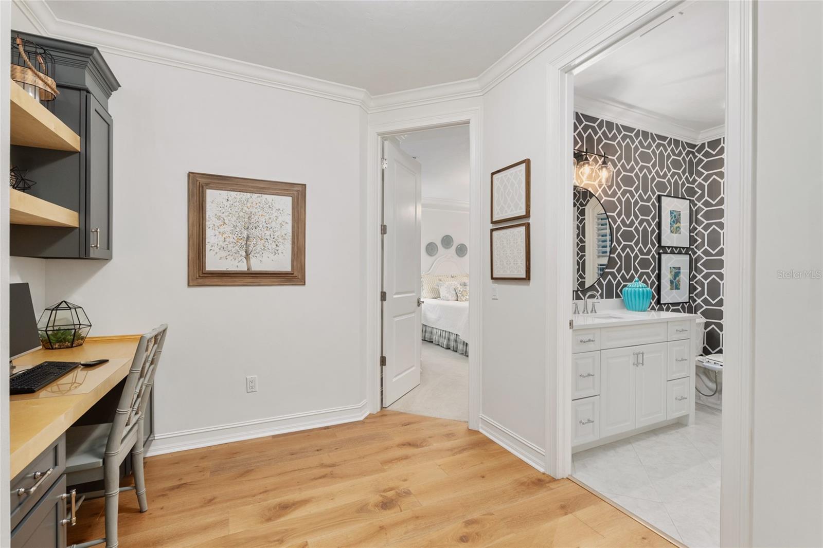 CLINCH GRANT D L OR WALLS TR - Residential