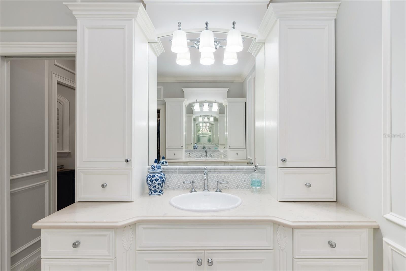 CLINCH GRANT D L OR WALLS TR - Residential