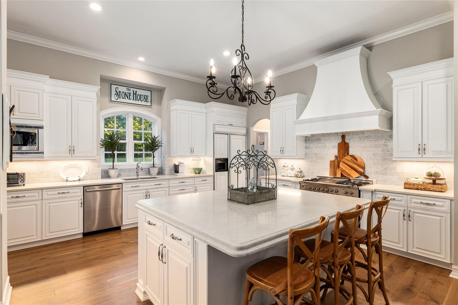 CLINCH GRANT D L OR WALLS TR - Residential