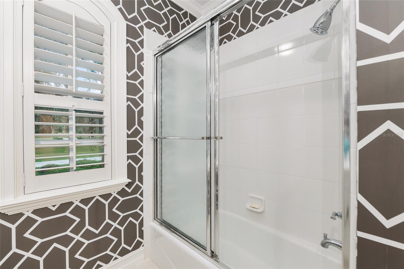 CLINCH GRANT D L OR WALLS TR - Residential