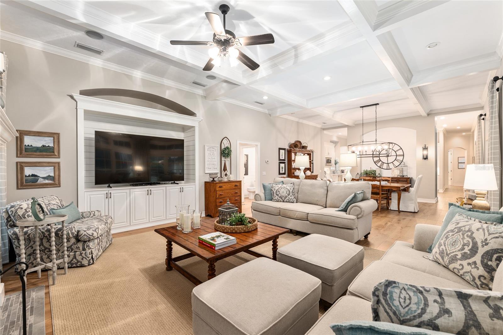 CLINCH GRANT D L OR WALLS TR - Residential