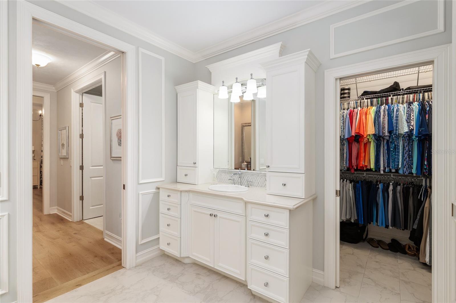 CLINCH GRANT D L OR WALLS TR - Residential