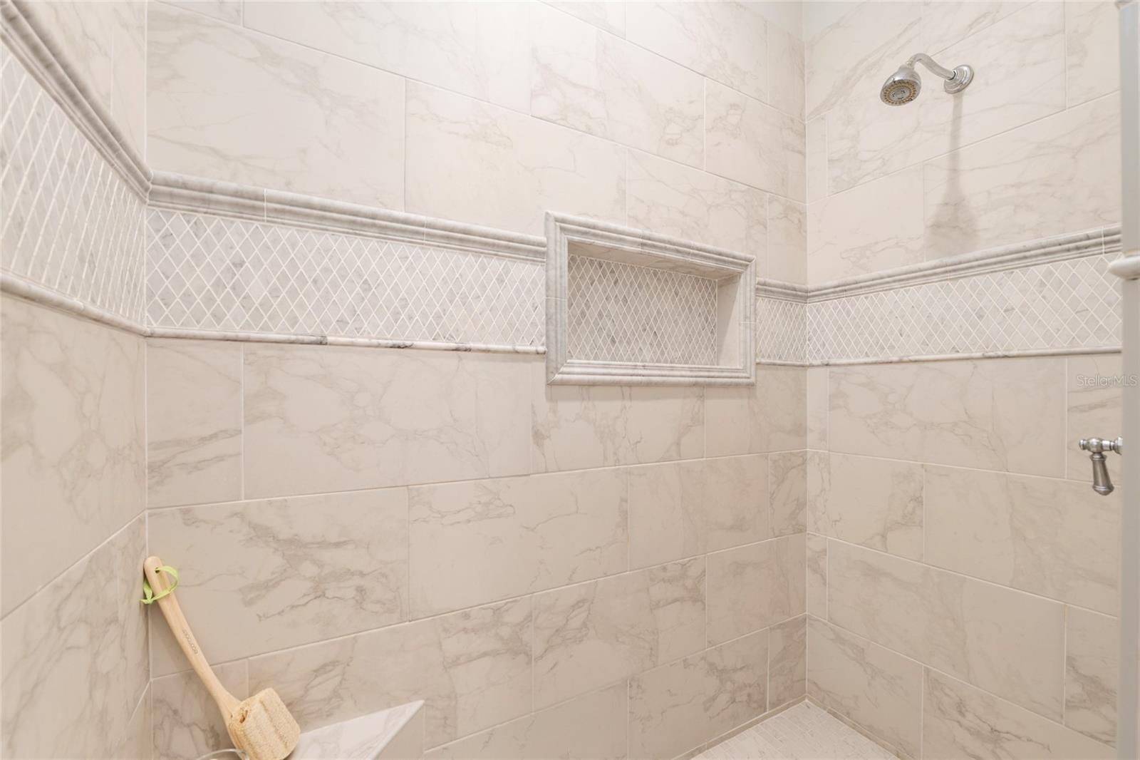 CLINCH GRANT D L OR WALLS TR - Residential