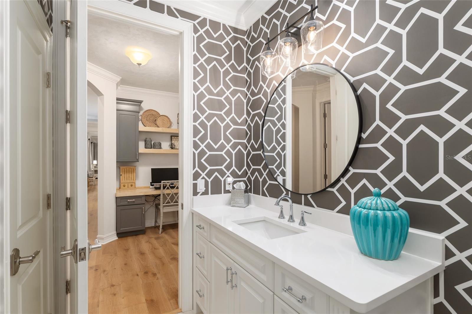 CLINCH GRANT D L OR WALLS TR - Residential