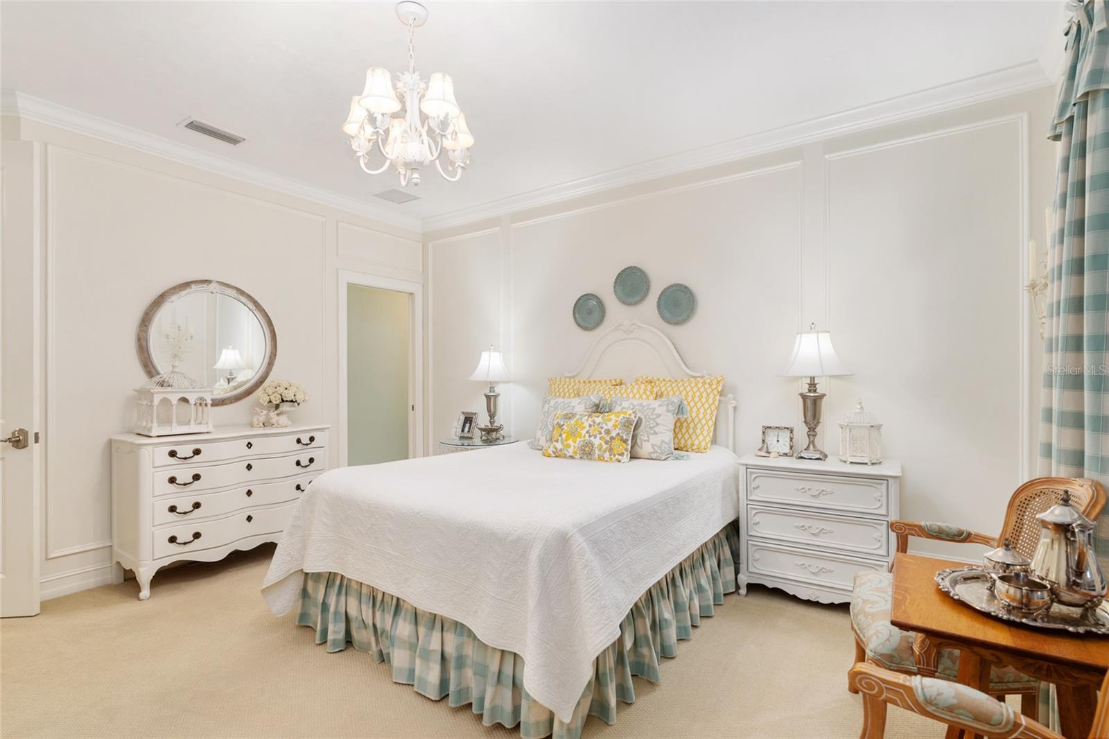 CLINCH GRANT D L OR WALLS TR - Residential