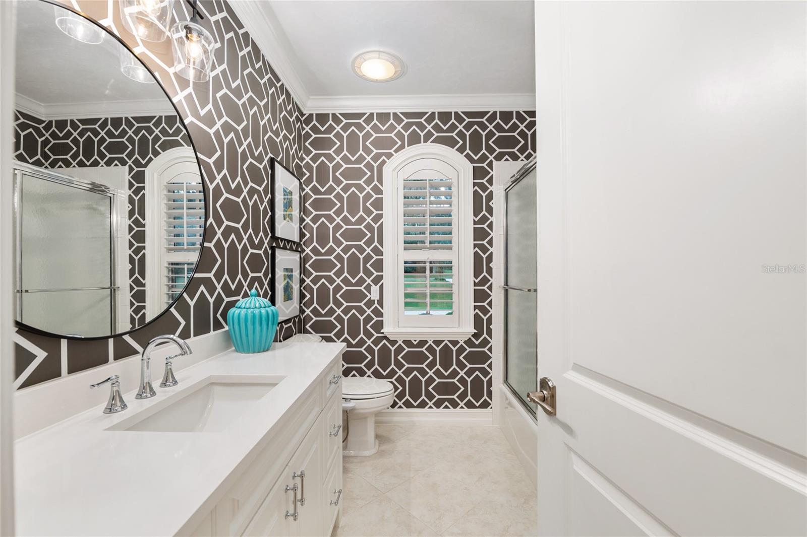 CLINCH GRANT D L OR WALLS TR - Residential