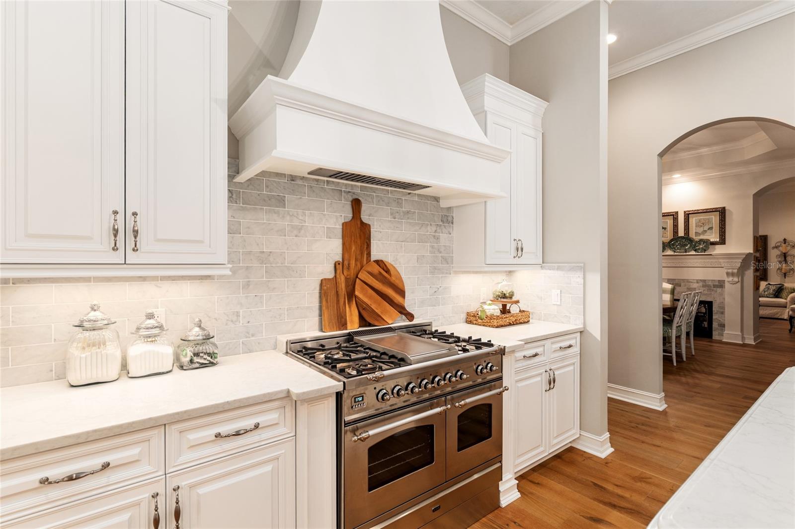 CLINCH GRANT D L OR WALLS TR - Residential