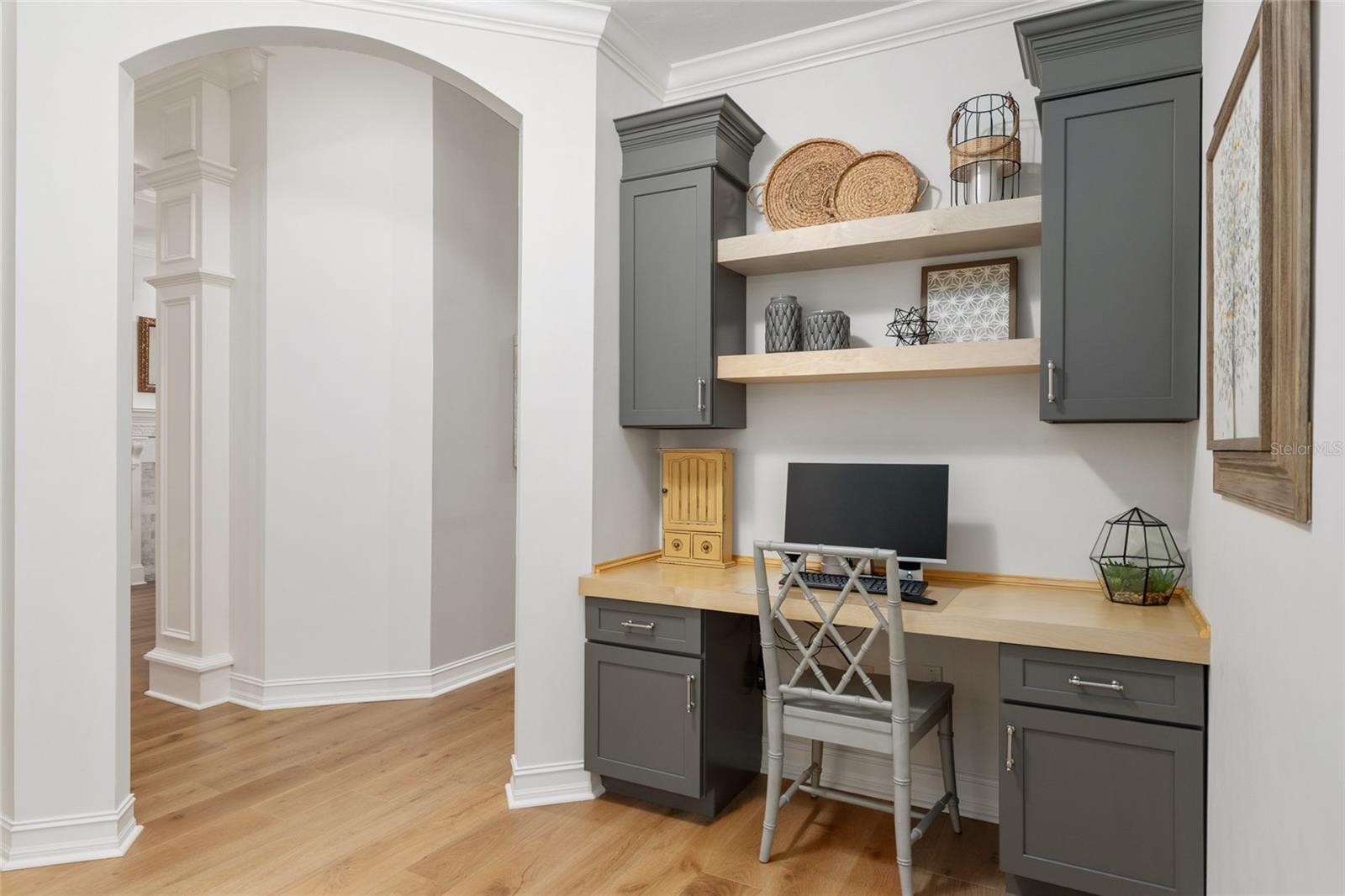 CLINCH GRANT D L OR WALLS TR - Residential