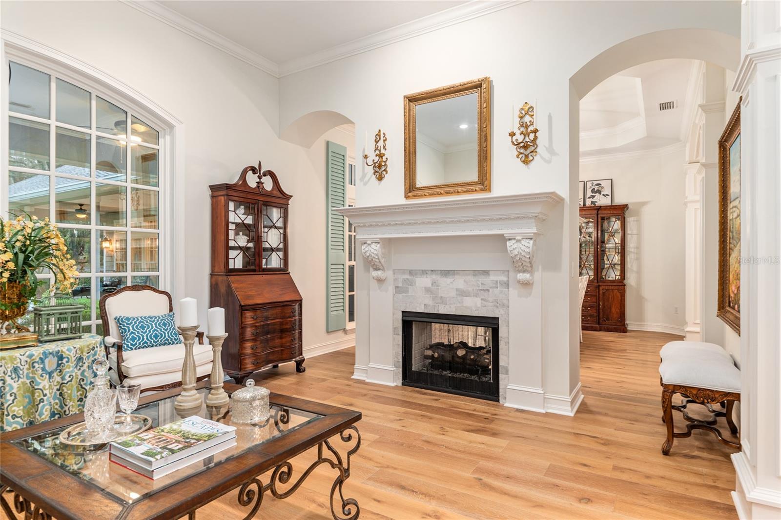 CLINCH GRANT D L OR WALLS TR - Residential