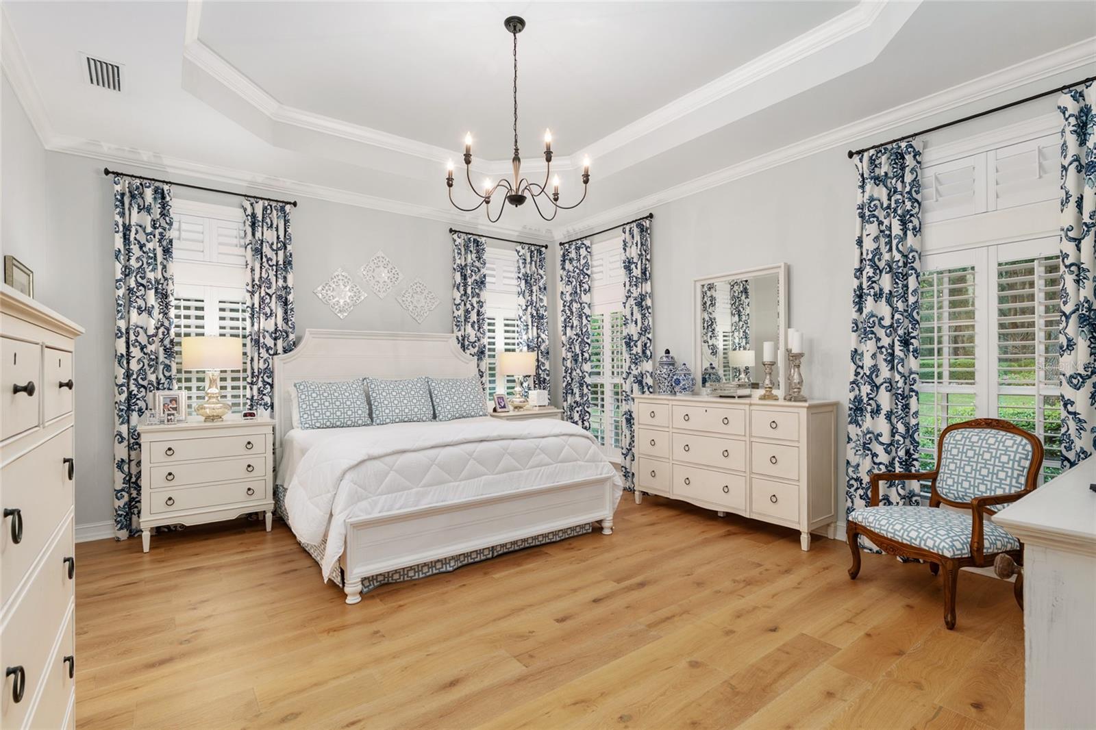 CLINCH GRANT D L OR WALLS TR - Residential