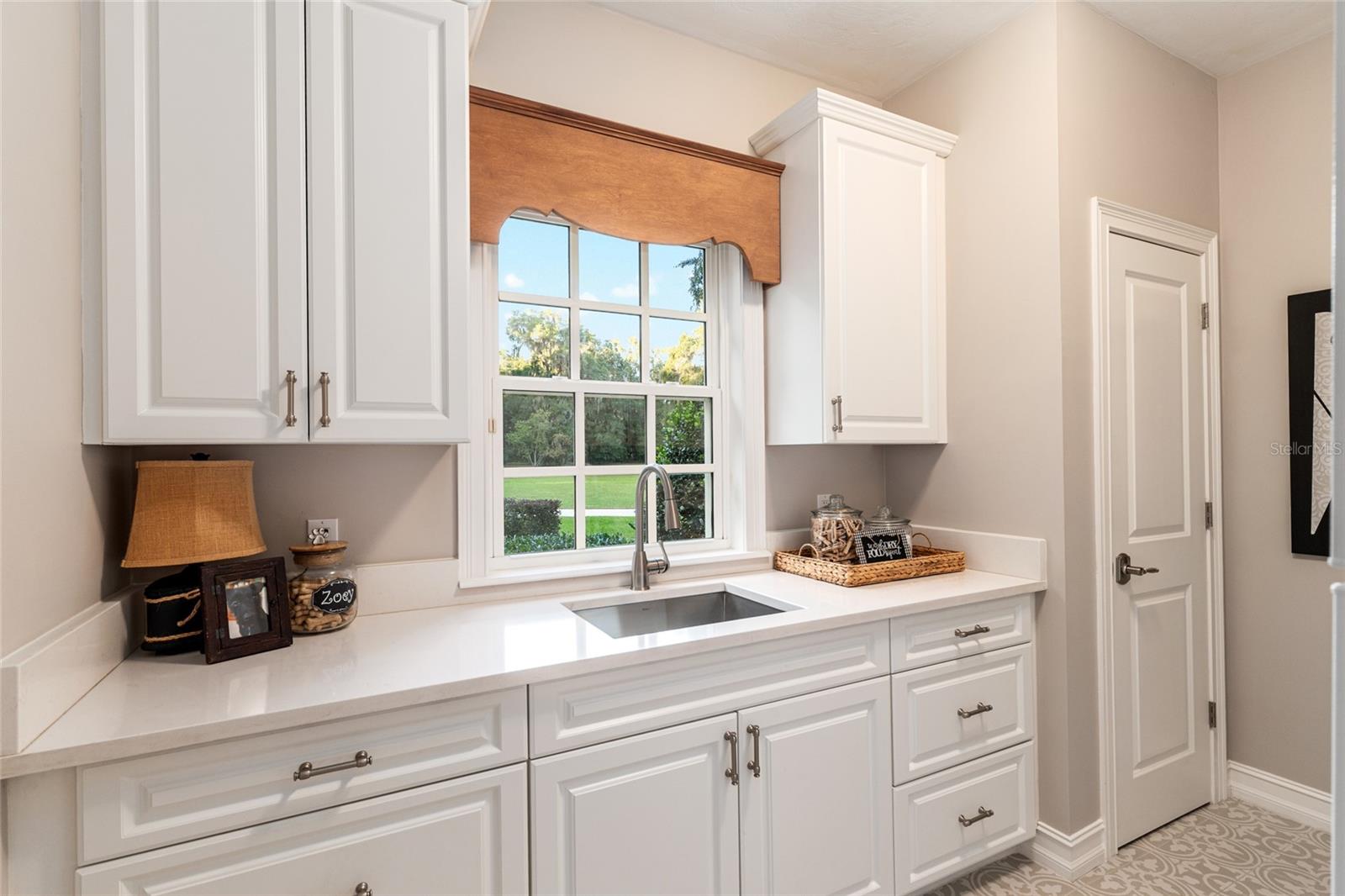 CLINCH GRANT D L OR WALLS TR - Residential