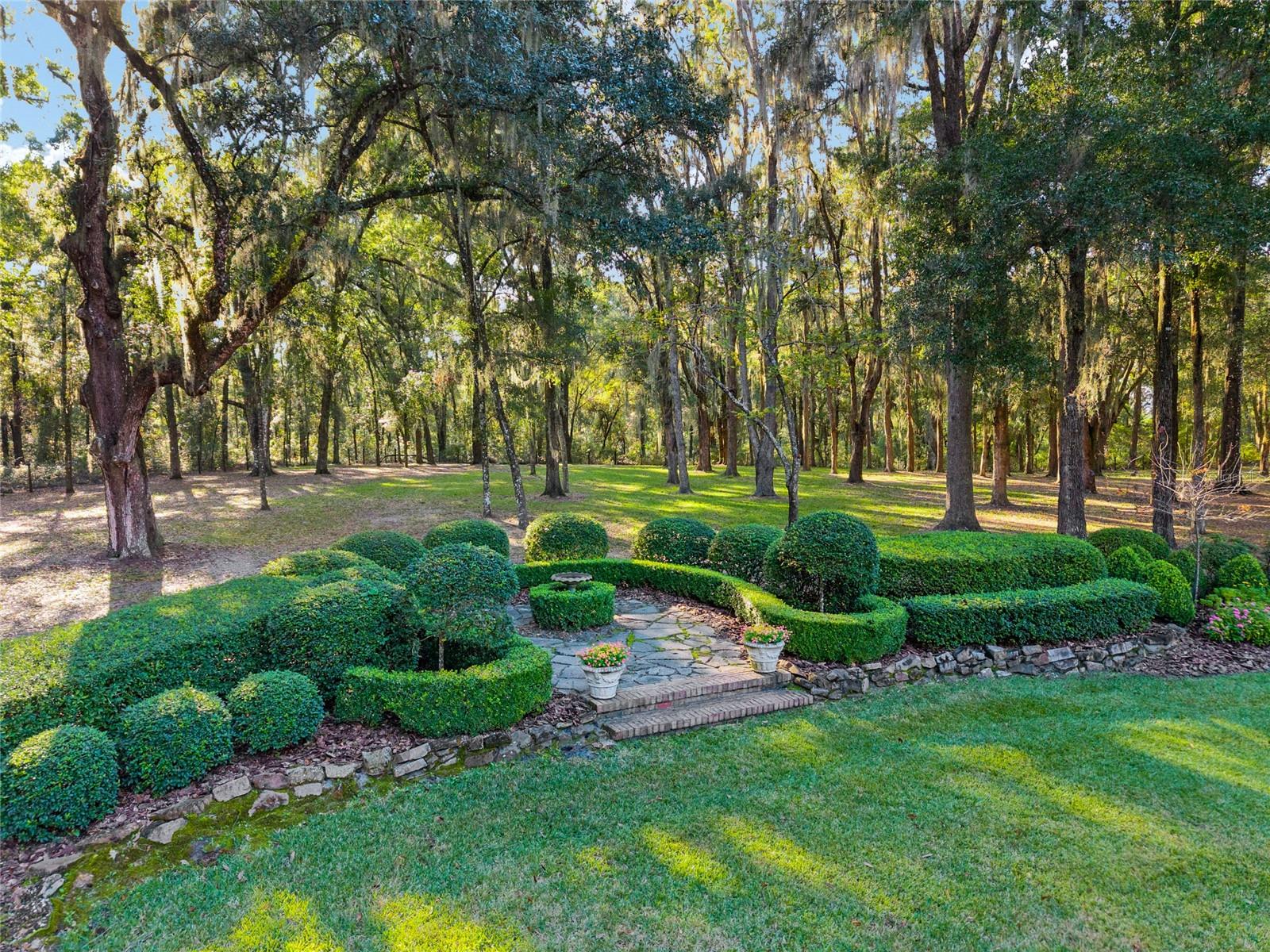 CLINCH GRANT D L OR WALLS TR - Residential