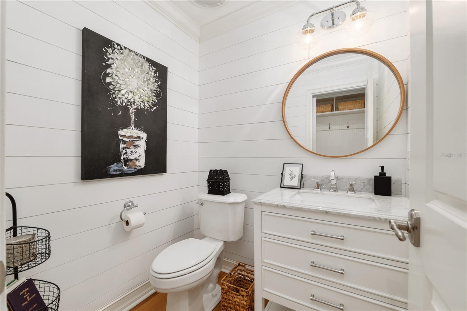 CLINCH GRANT D L OR WALLS TR - Residential