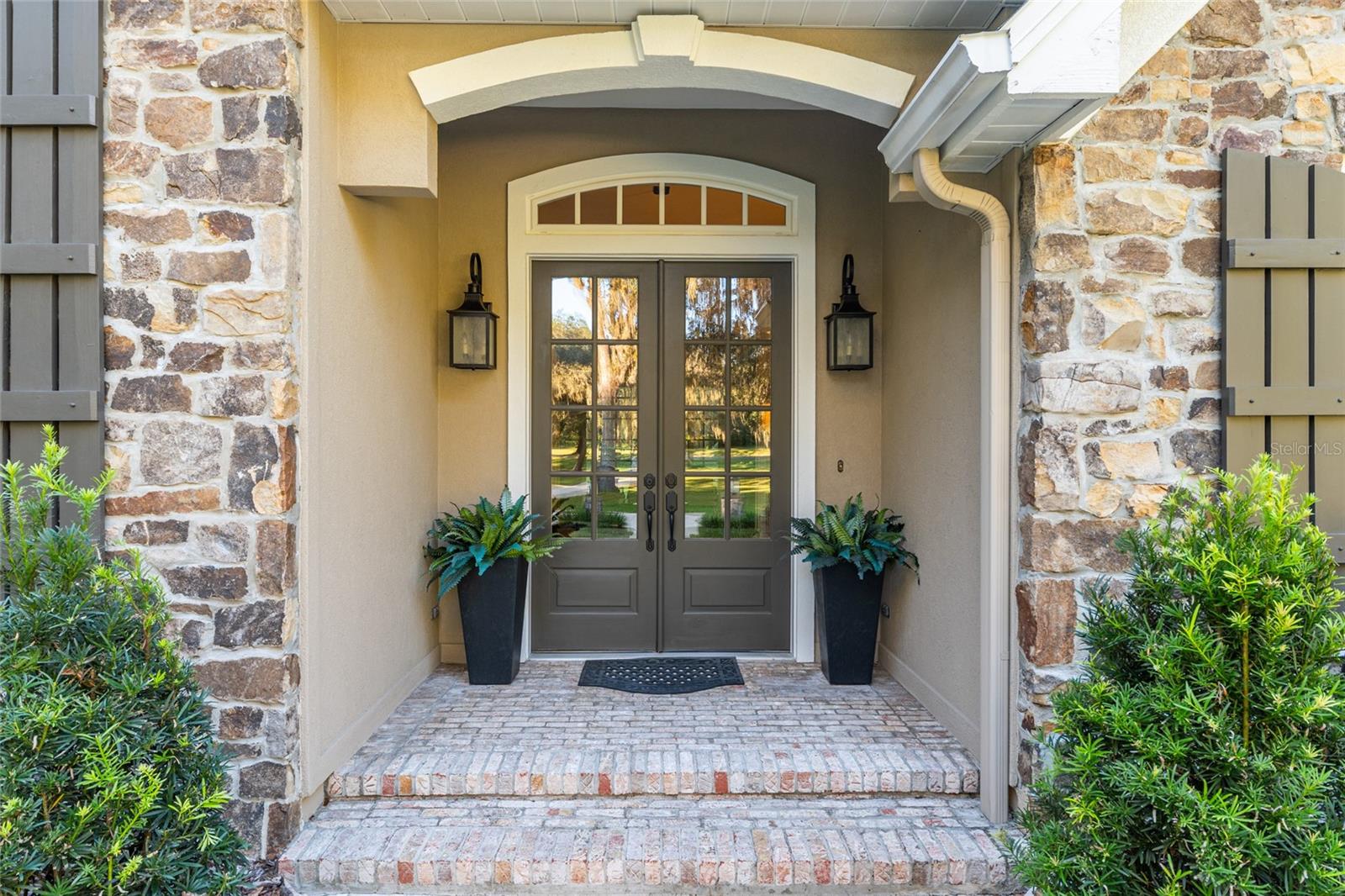 CLINCH GRANT D L OR WALLS TR - Residential