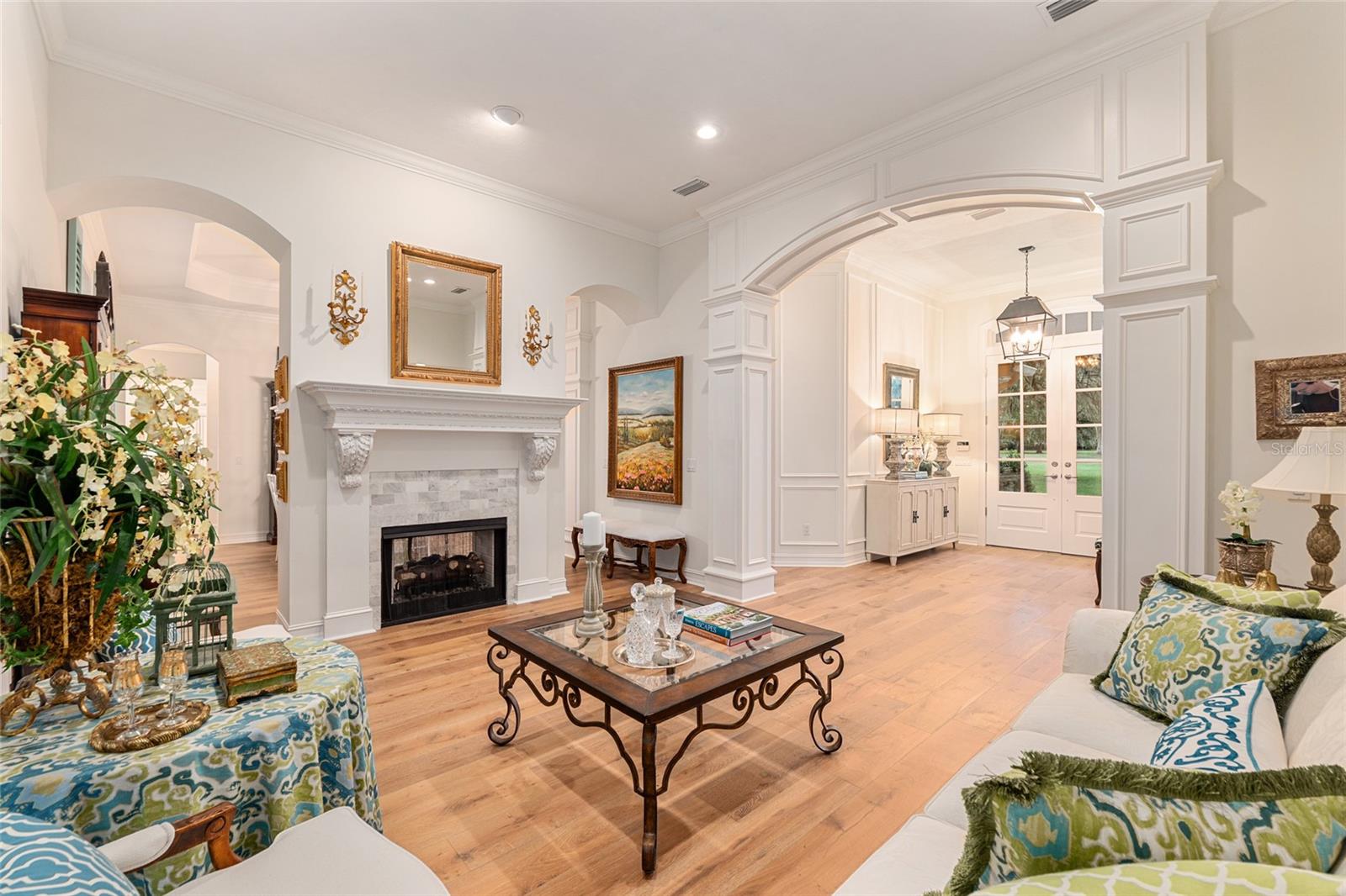 CLINCH GRANT D L OR WALLS TR - Residential