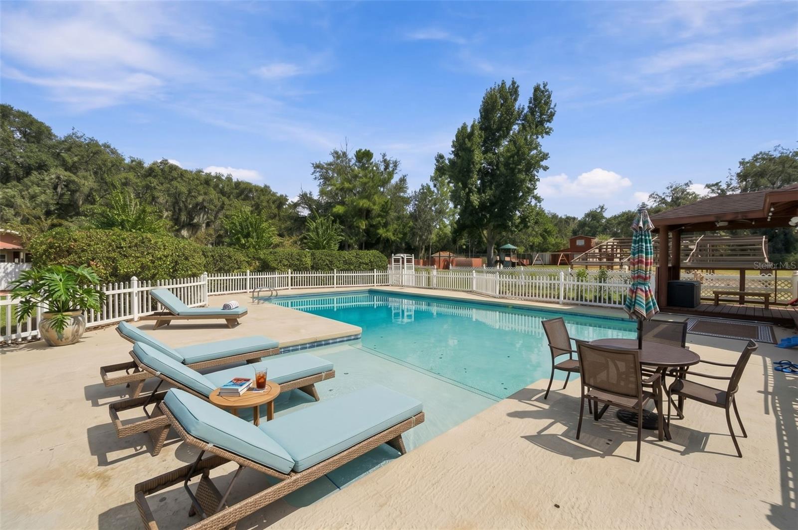 115 HICKORY CREEK DRIVE