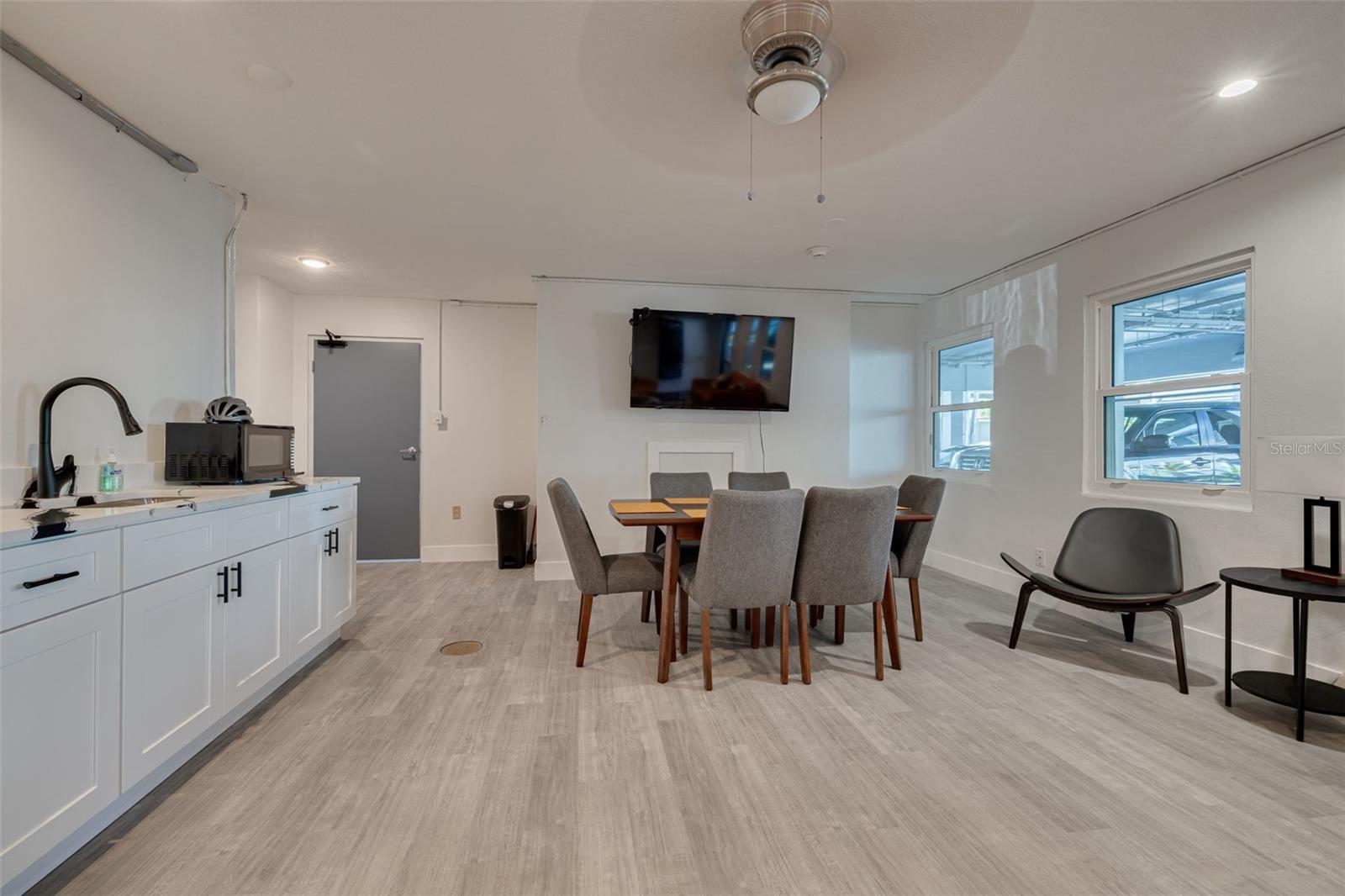 SUNCOAST TOWERS APTS CO-OP - Residential