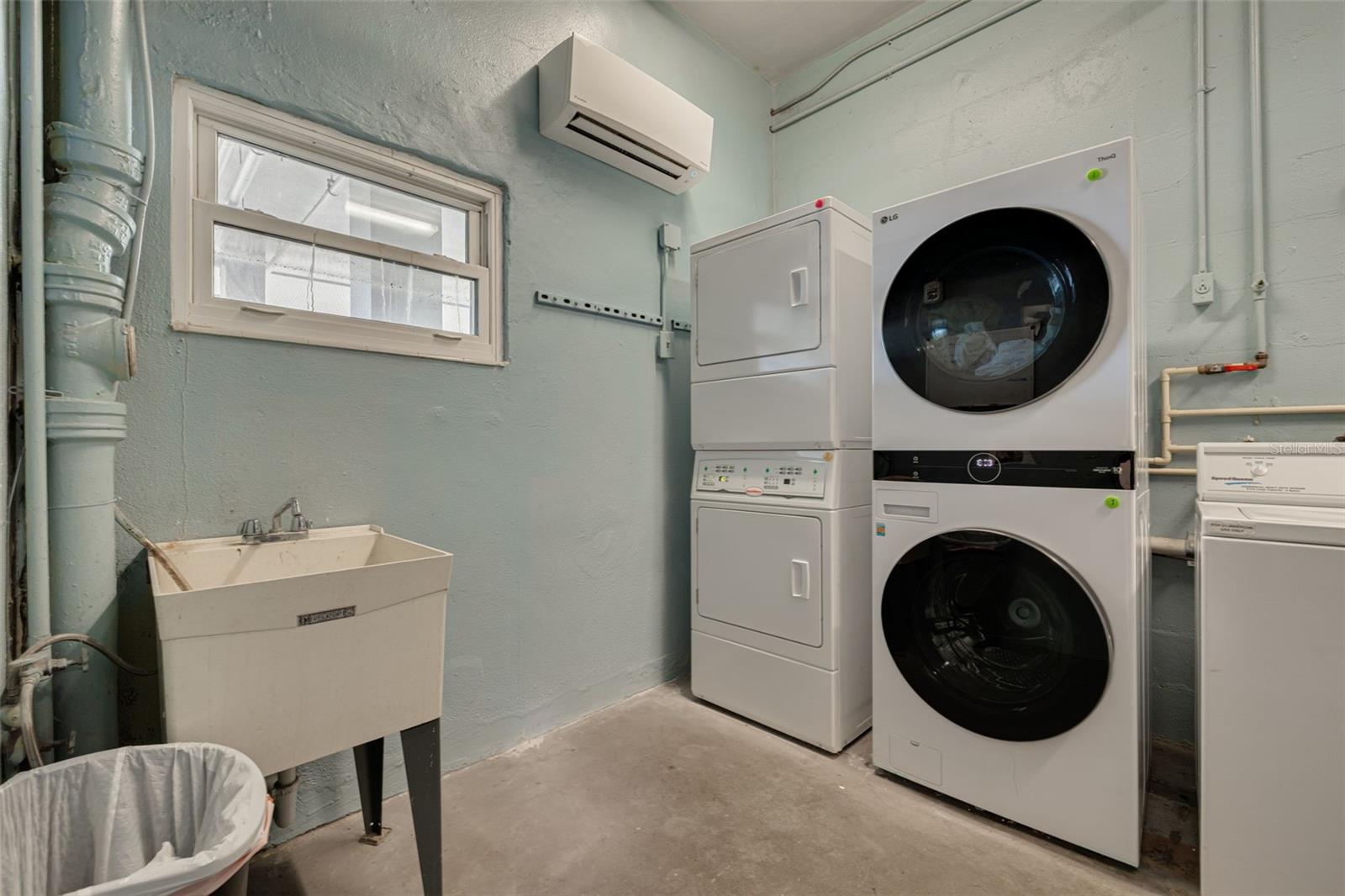 SUNCOAST TOWERS APTS CO-OP - Residential