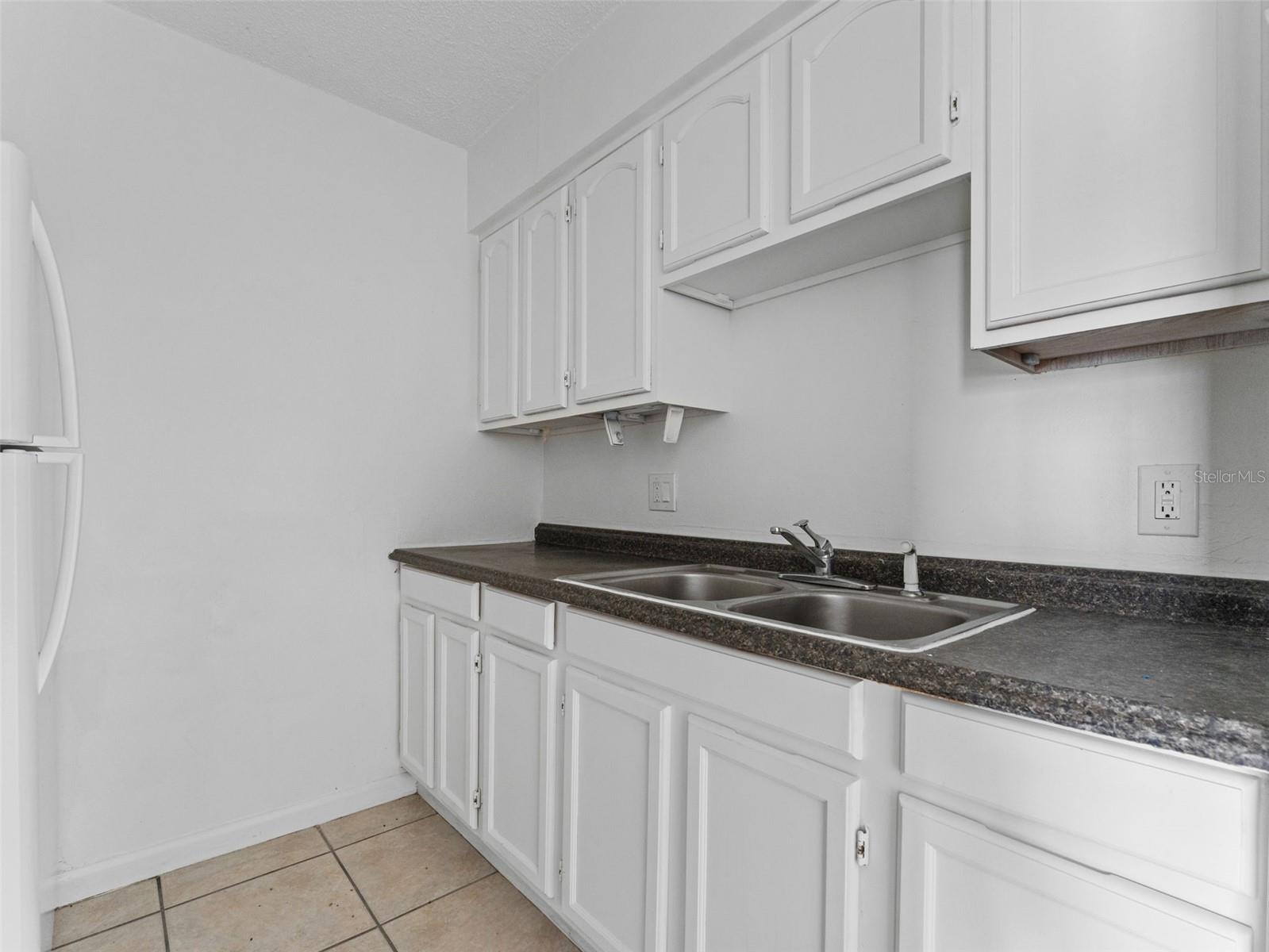 PARKLANE CONDO - Residential Income