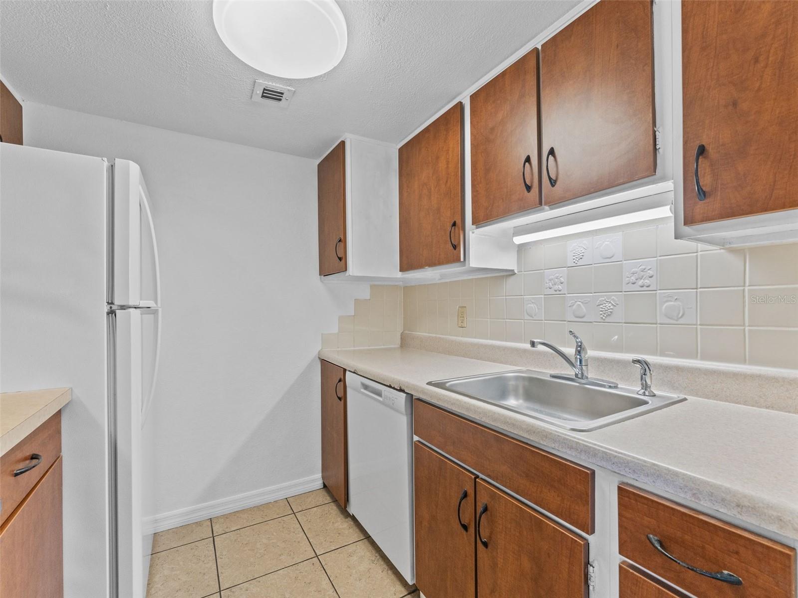 PARKLANE CONDO - Residential Income