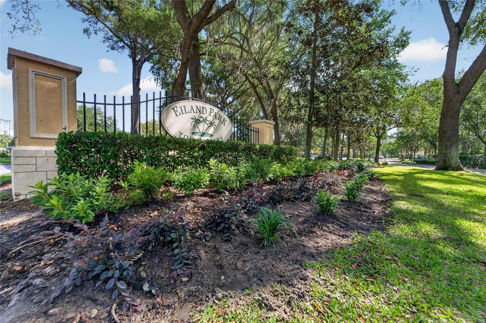 EILAND PARK TOWNHOMES - Residential