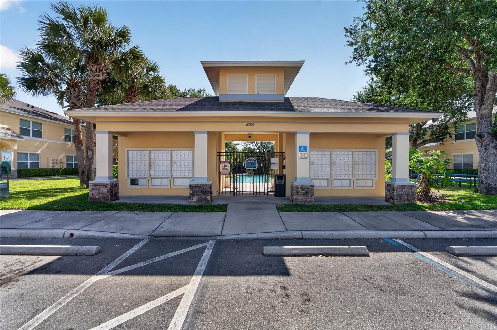 EILAND PARK TOWNHOMES - Residential