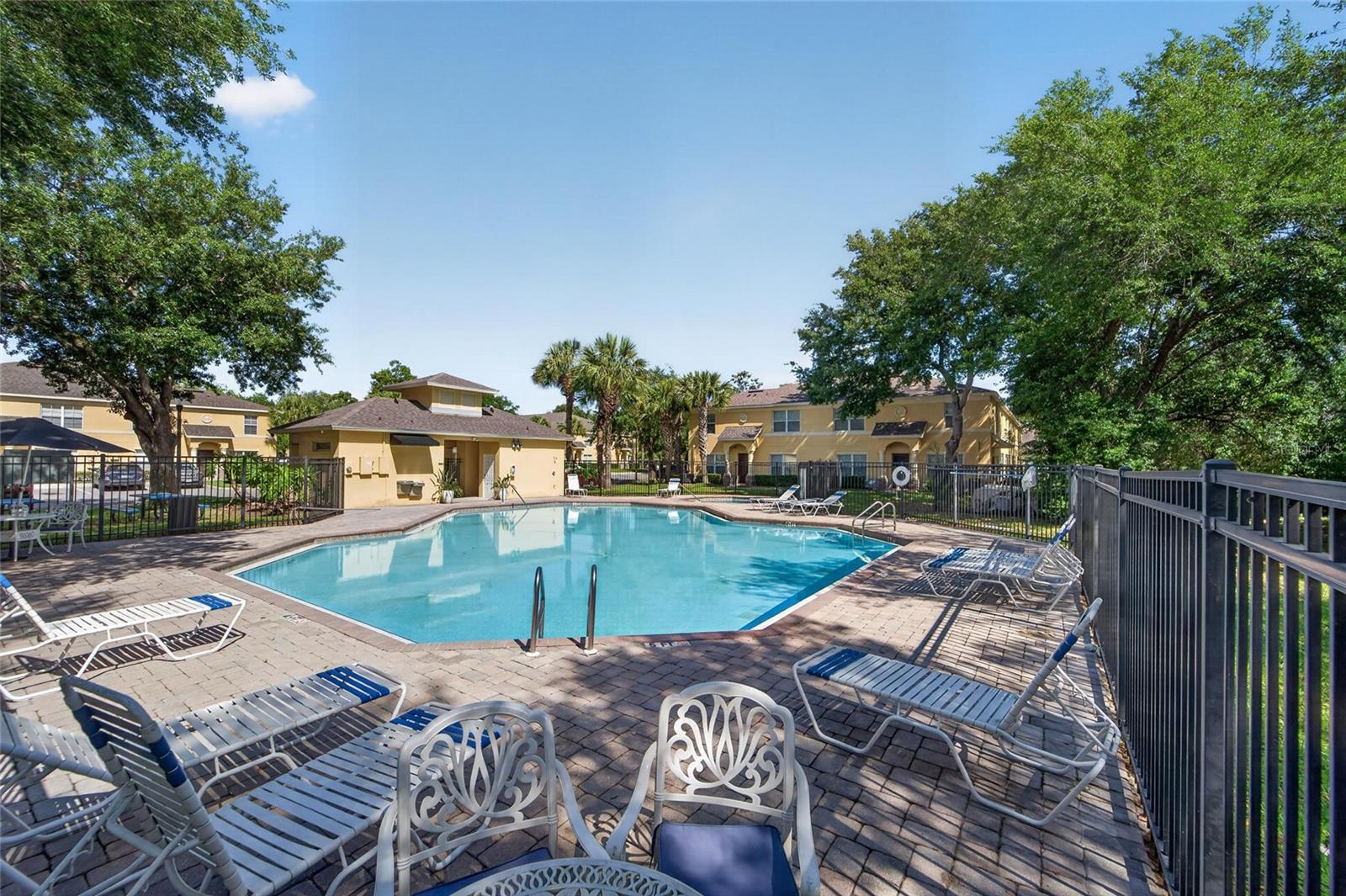 EILAND PARK TOWNHOMES - Residential