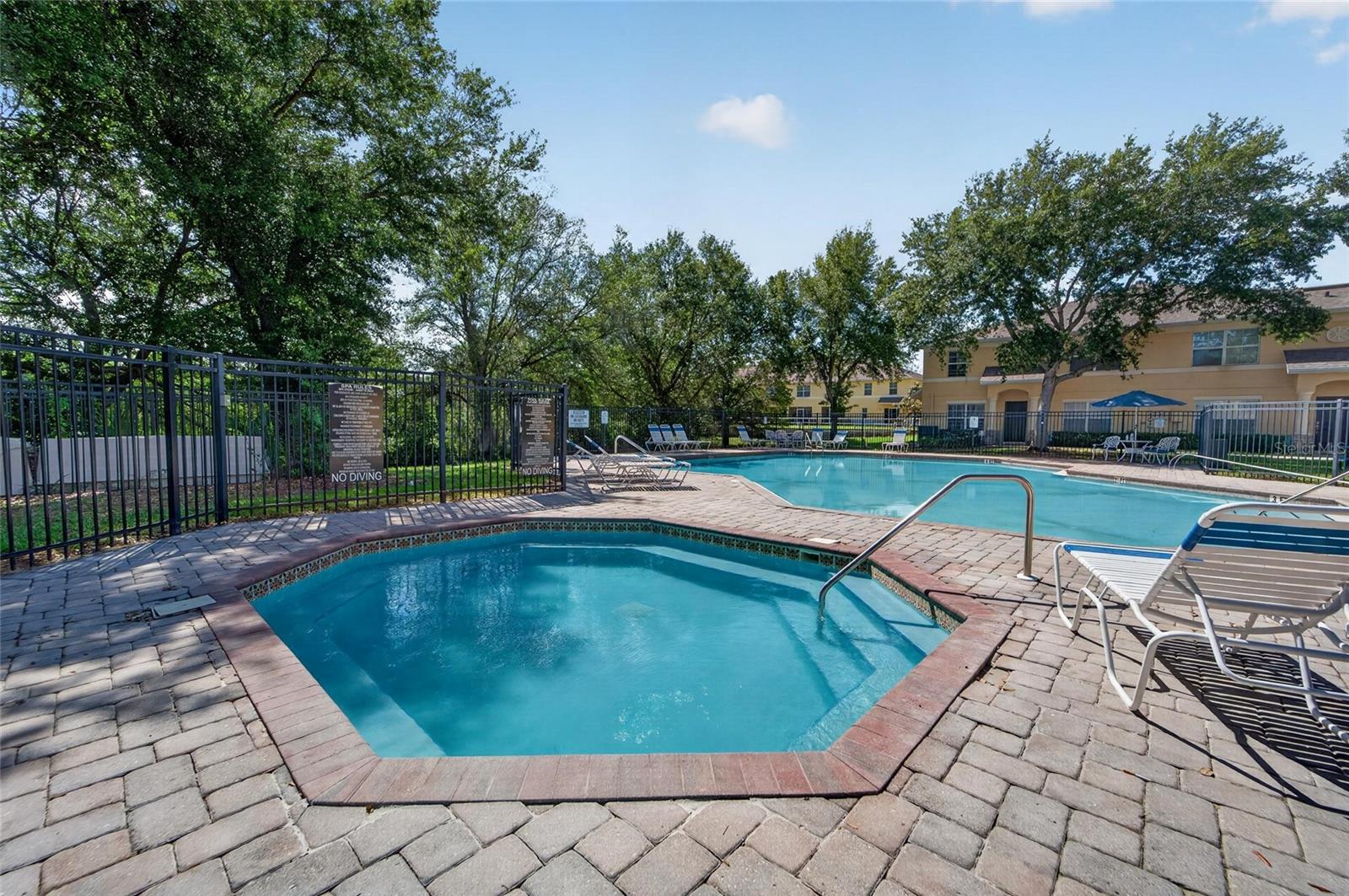 EILAND PARK TOWNHOMES - Residential